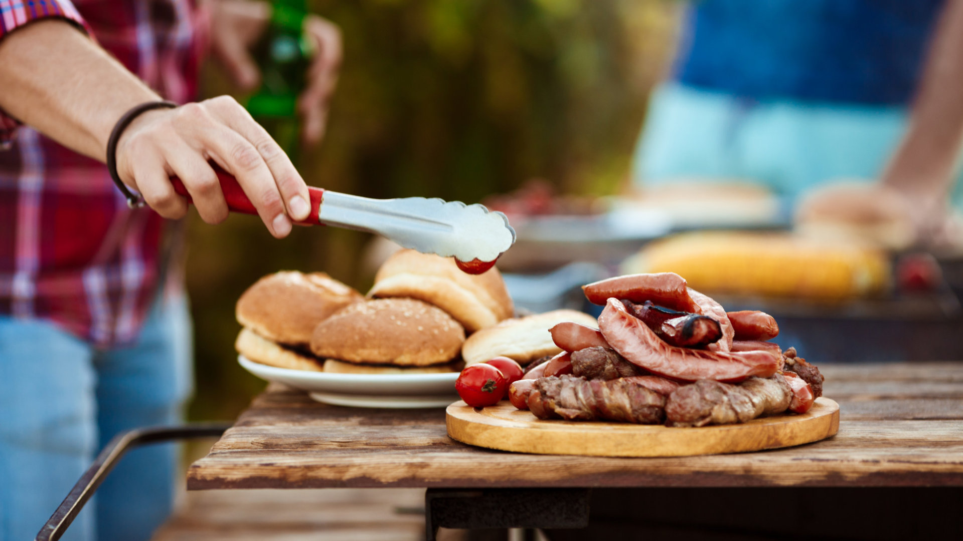 Cómo preparar una barbacoa perfecta sin complicarte la vida (y sin quedarte corto)